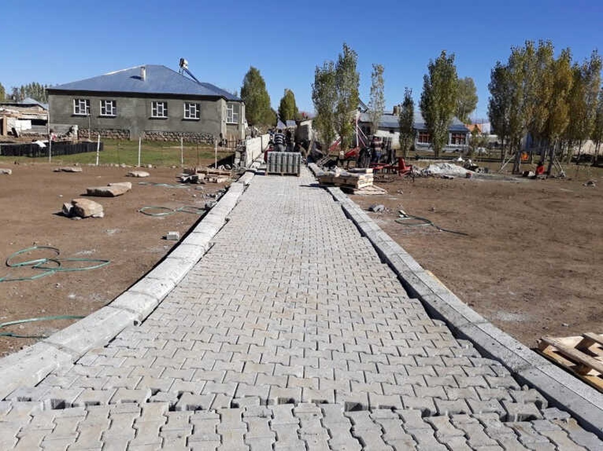 Çaldıran Belediyesinden Kilitli Parke Taşı Çalışması