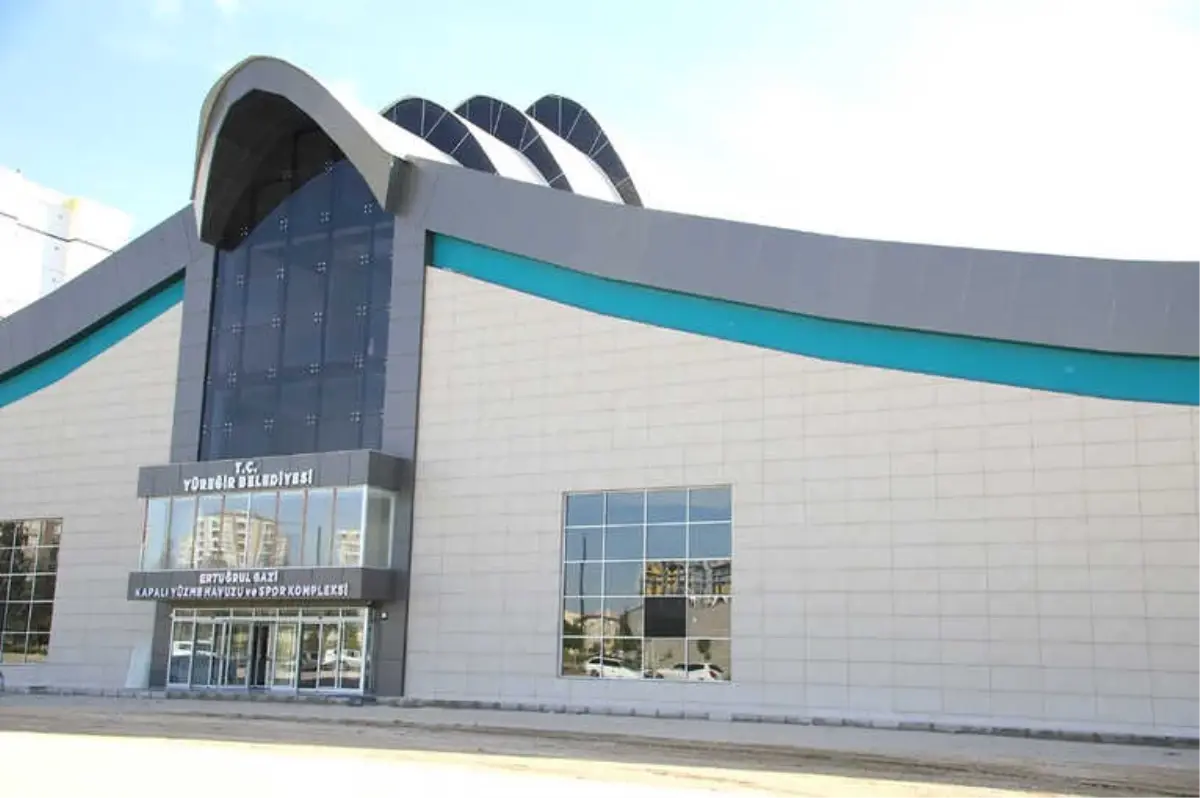 Ertuğrul Gazi Kapalı Spor Salonu ve Yüzme Havuzu Açılışa Hazır