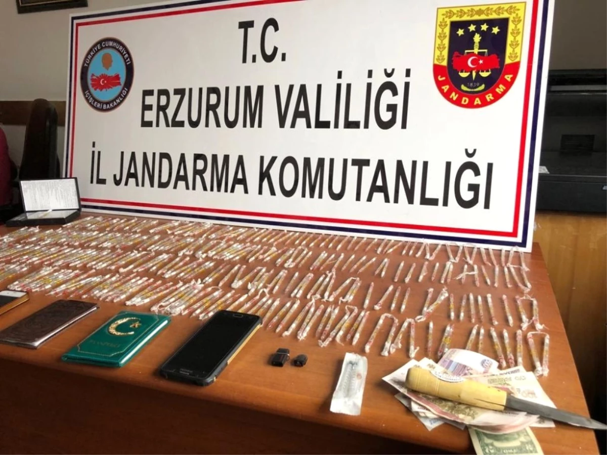 Jandarma Gelen İhbarla 500 Tüpe Yakın Kobra Yılanı Zehri Ele Geçirdi