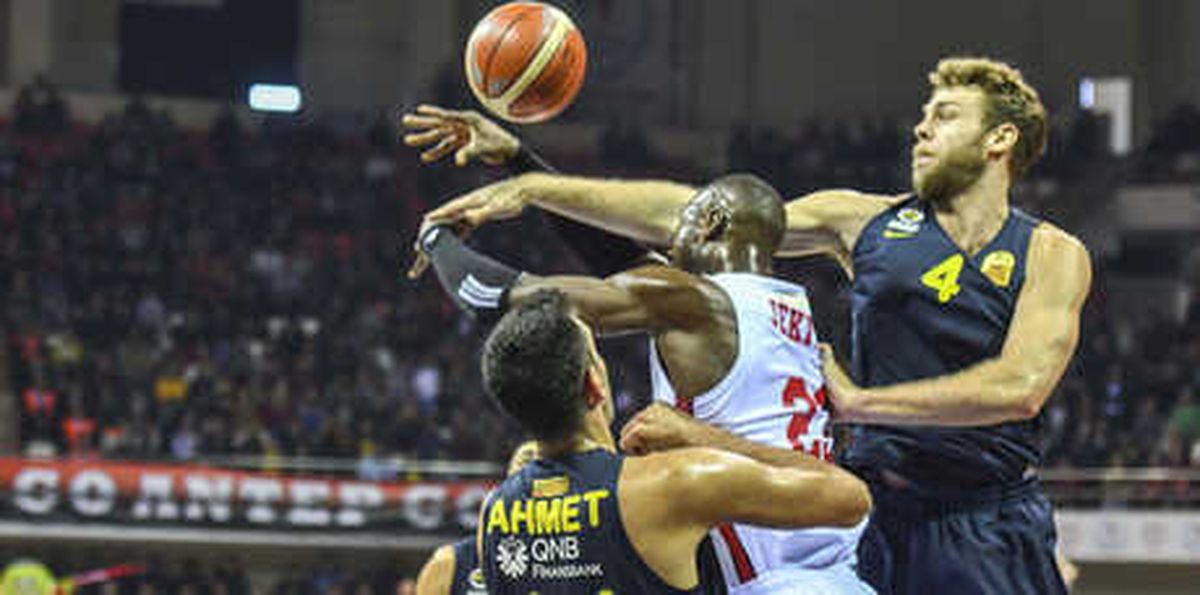 Fener Evinde Daçka Dışarda