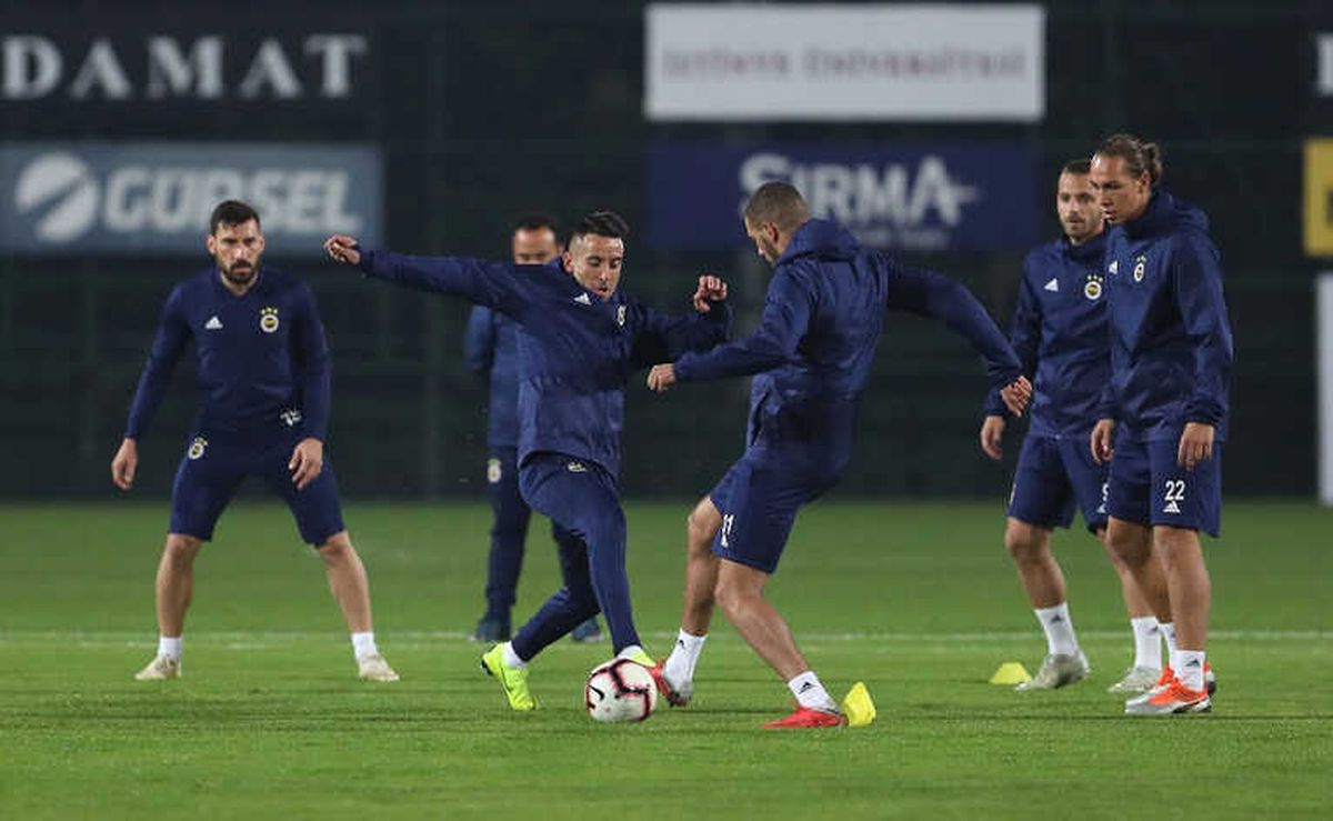 Fenerbahçe Kampa Girdi