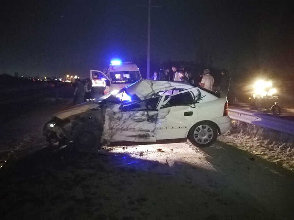Gebze\'de 2 Tır ile 1 Otomobil Birbirine Girdi: 1 Ölü, 2 Yaralı