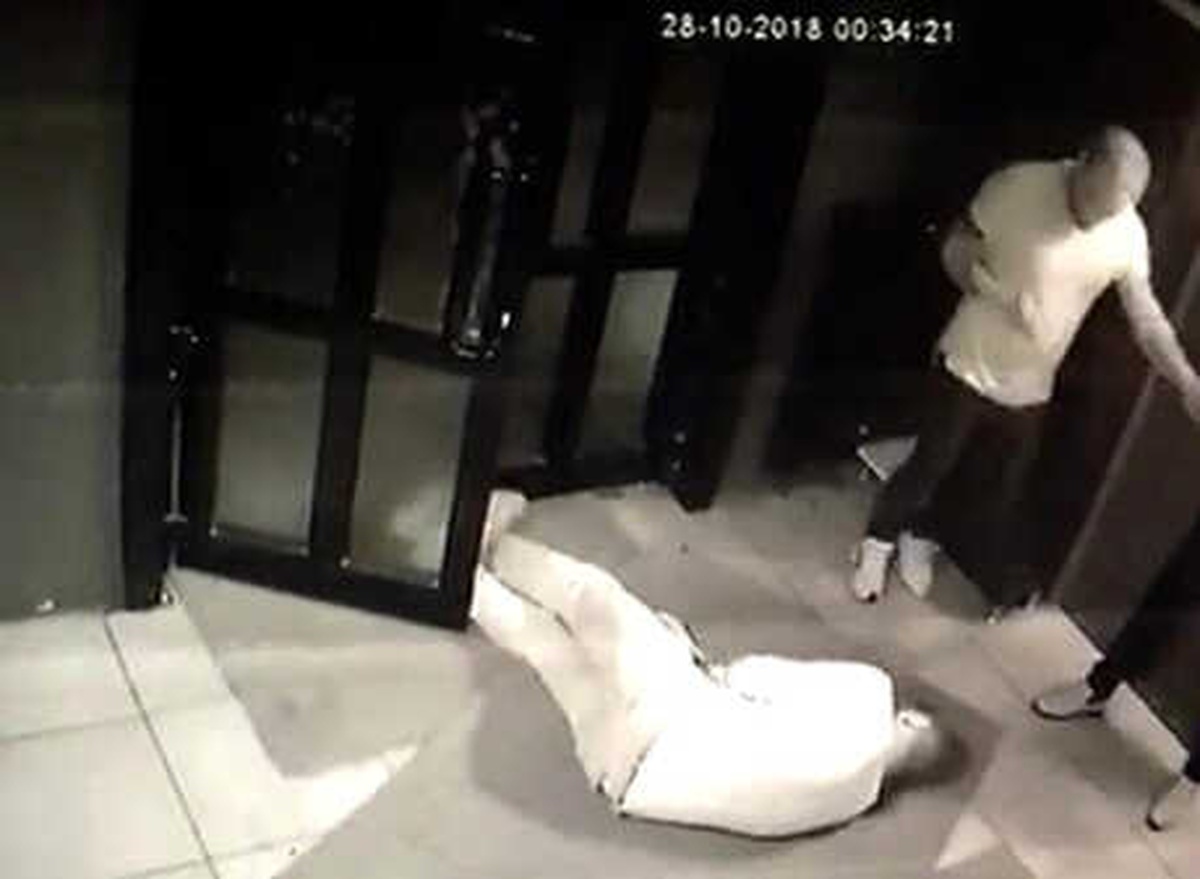 Gece Kulübünde Silahlı Kavga Kameralara Yansıdı