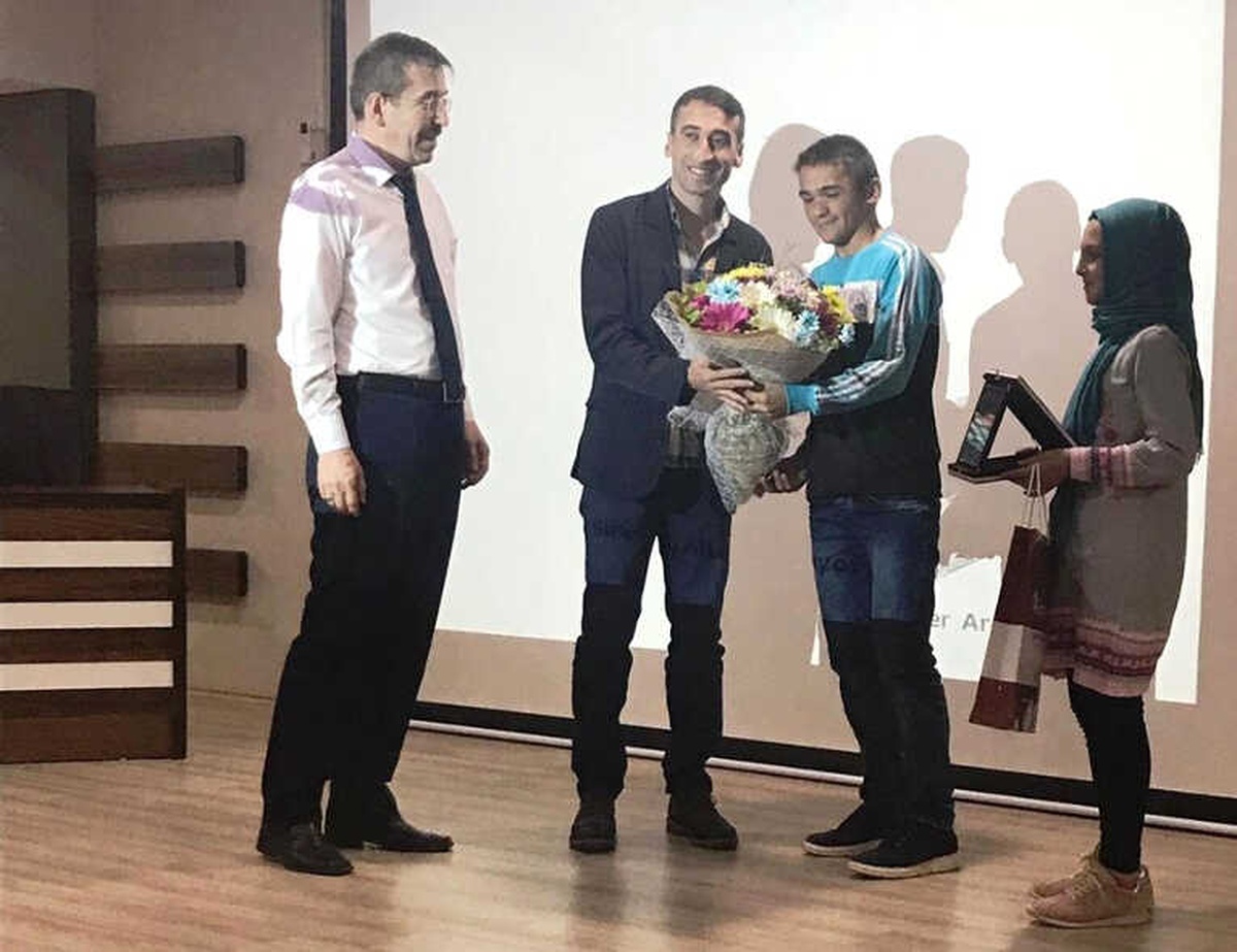 Halil Akkaş, Memleketi Kütahya\'da Söyleşiye Katıldı