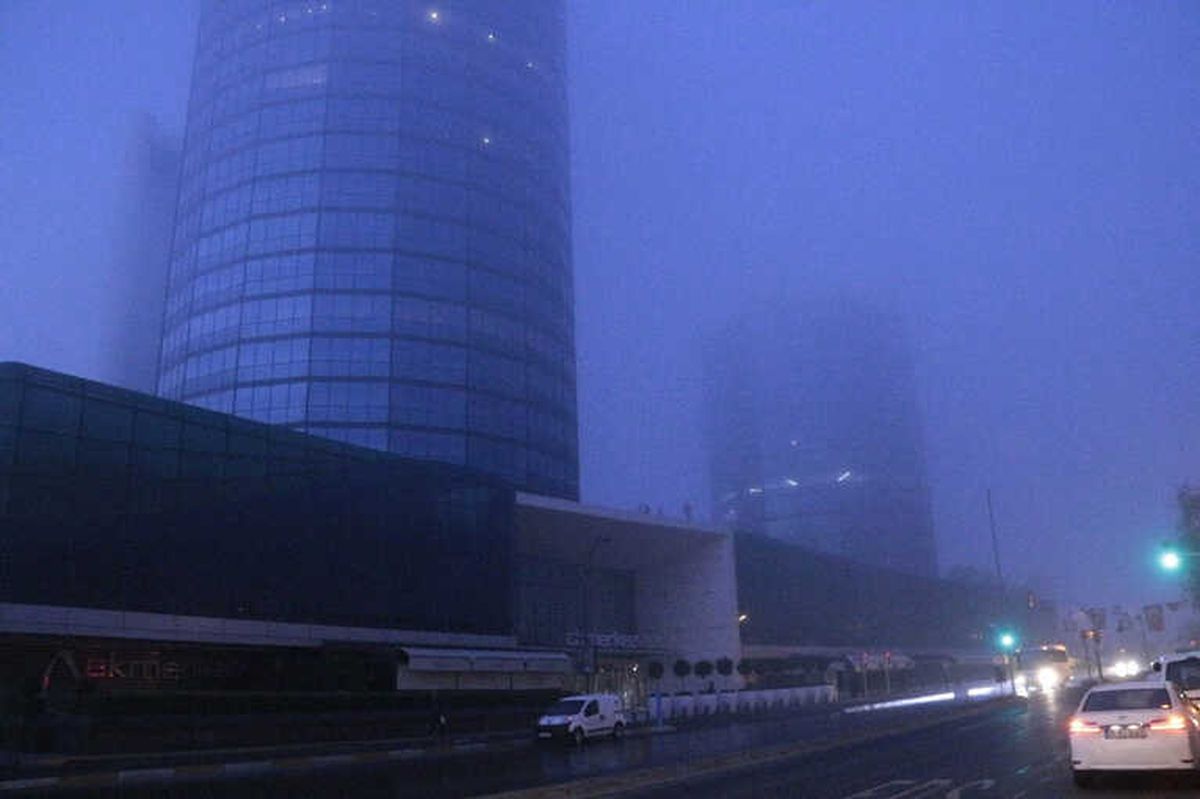 İstanbul\'da Etkili Olan Sis Nedeniyle Görüş Mesafesi Düştü