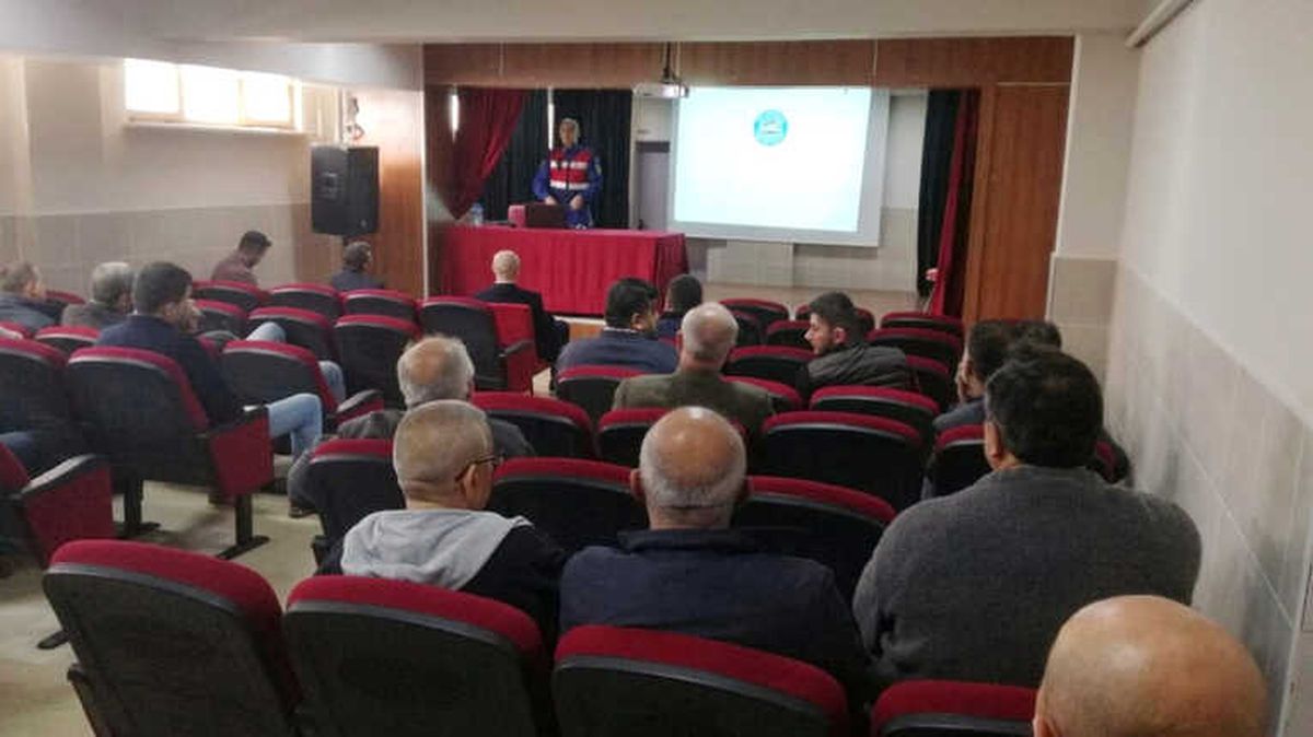 Jandarmadan Şoför ve Öğretmenlere Seminer