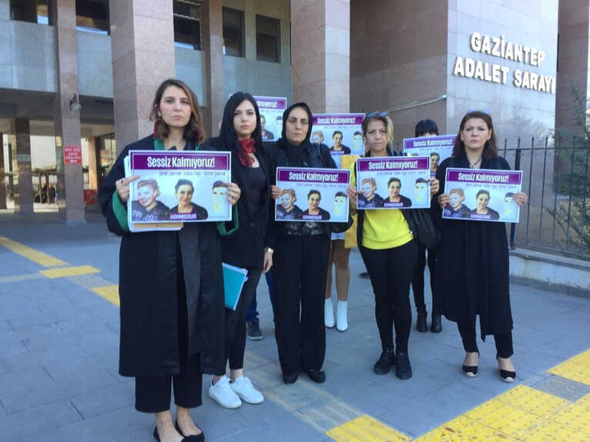 Kadınlardan, Katil Zanlısı Taş\'ın Öldürülen Eşi ve Teyzesine Destek