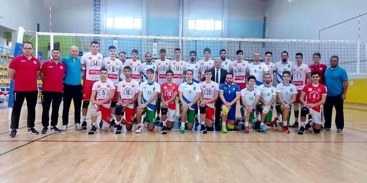 Kartepe Voleybolda Liderliği Sürdürüyor