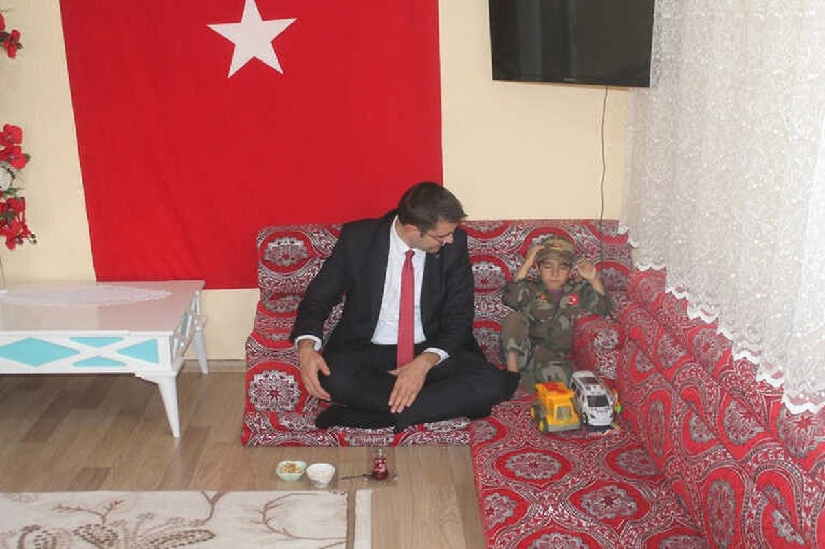 Kaymakam Aydın\'dan Şehit Ailelerine Ziyaret