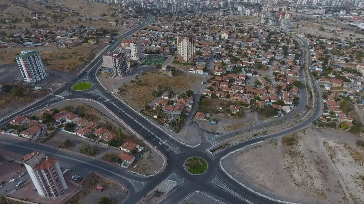 Melikgazi\'de Taşkın Koruma Kanalı, Köprü, Kavşak ve Yol Çalışması