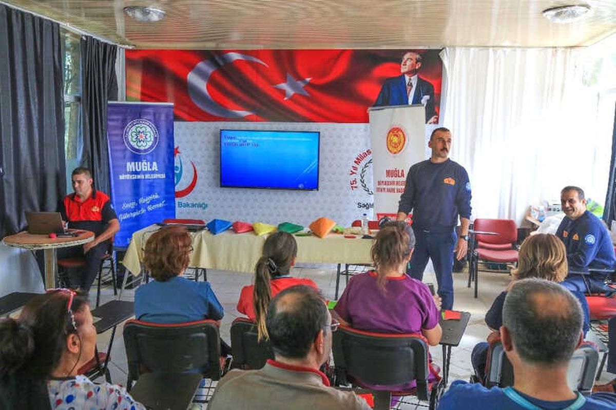 Milas\'ta Hastane Personeline Yangın Eğitimi Verildi