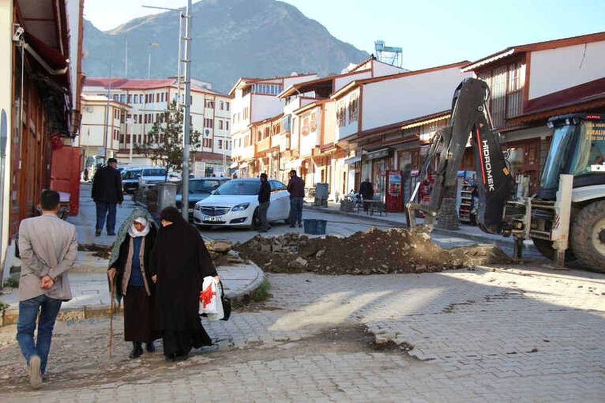 Oltu\'da Kazı Çalışmaları Sırasında Doğalgaz Borusu Hasar Gördü