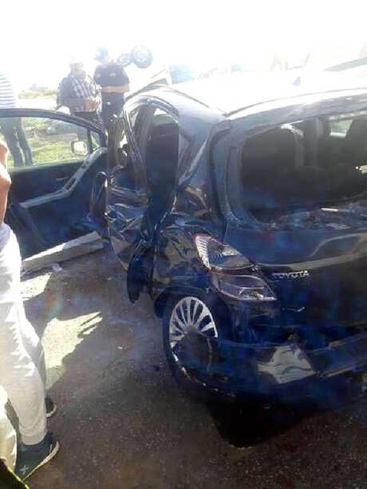Otomobil ile Hafif Ticari Araç Çarpıştı: 5\'i Çocuk 10 Yaralı