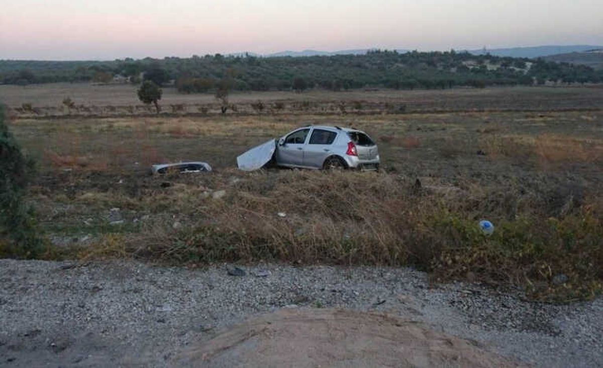 Otomobil Takla Attı: 2 Ölü