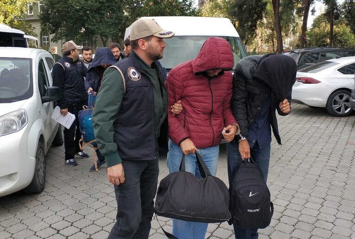 Samsun\'da Fetö\'den Gözaltına Alınan 6 Asker Adliyeye Sevk Edildi