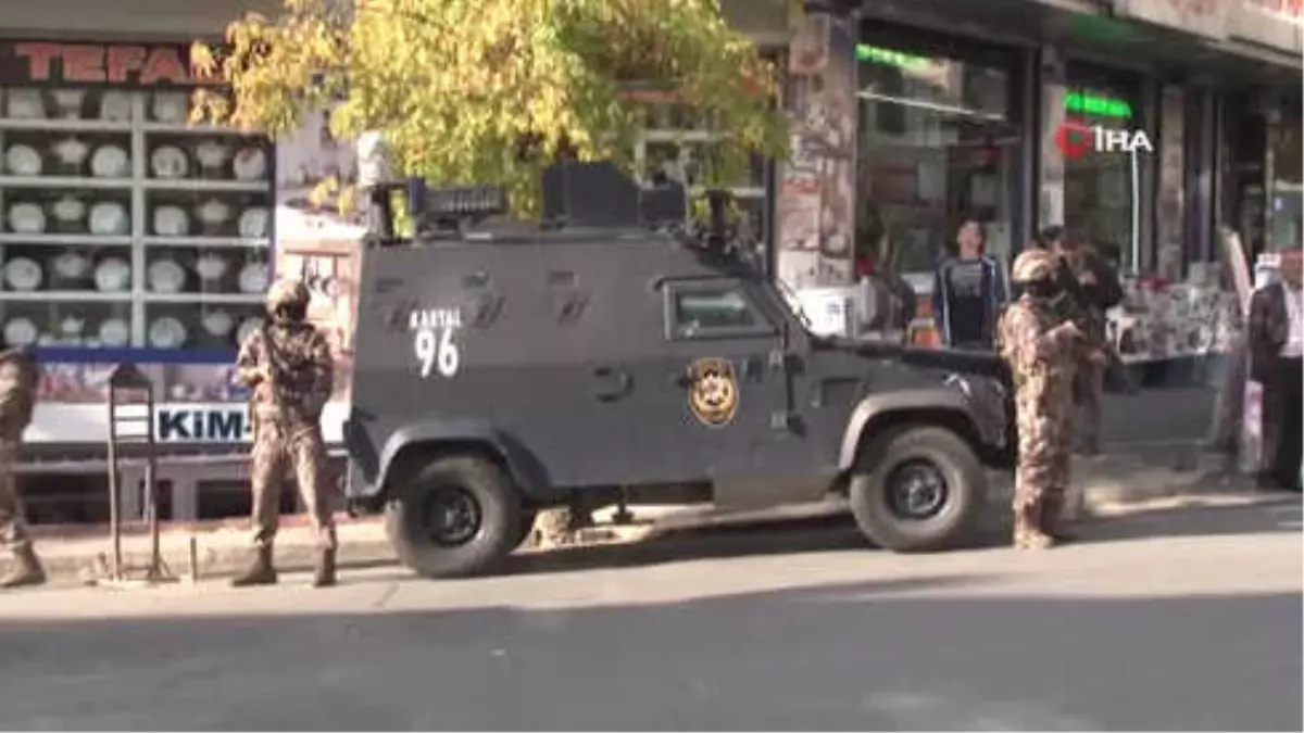 Sultangazi\'de Yürüyüş Dergisi\'ne Helikopter Destekli Terör Operasyonu: 1 Gözaltı