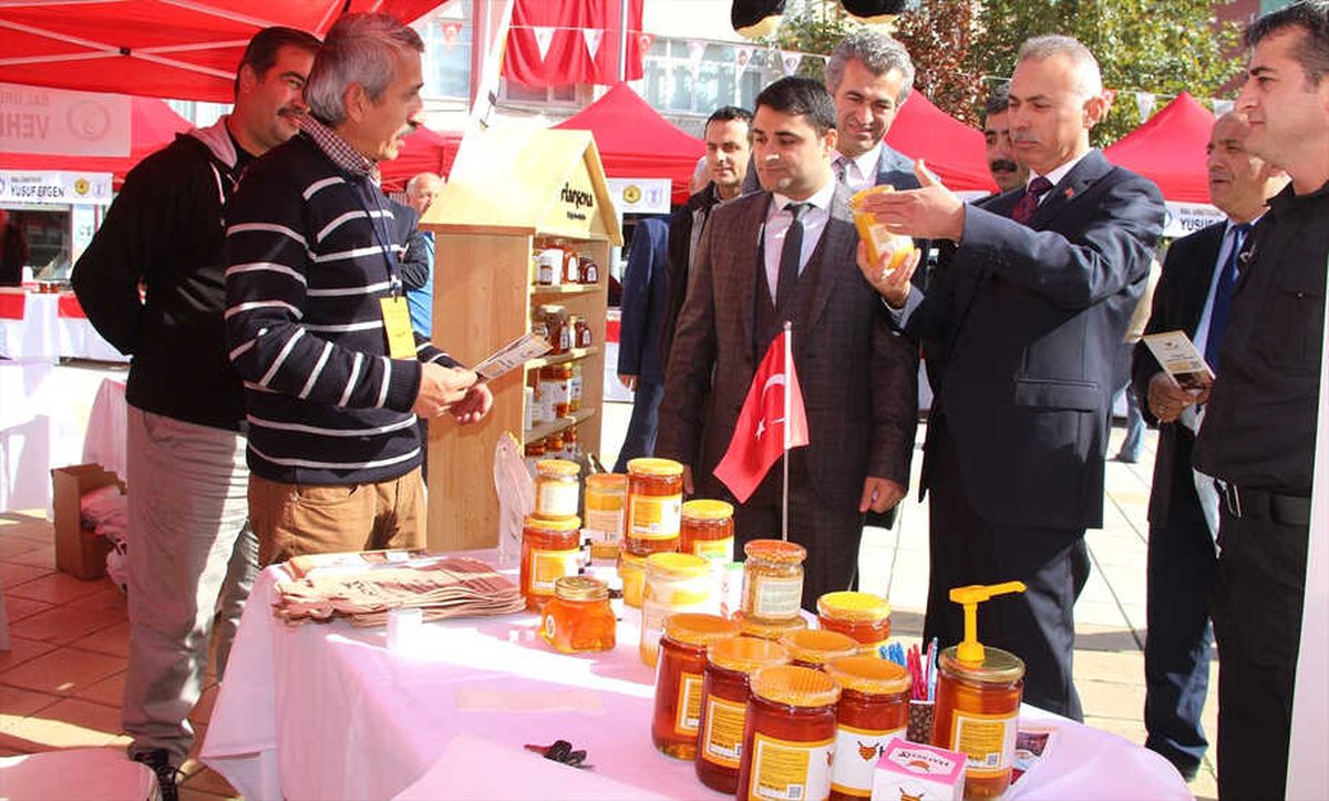 Taşova\'da 1. Bal Fuarı