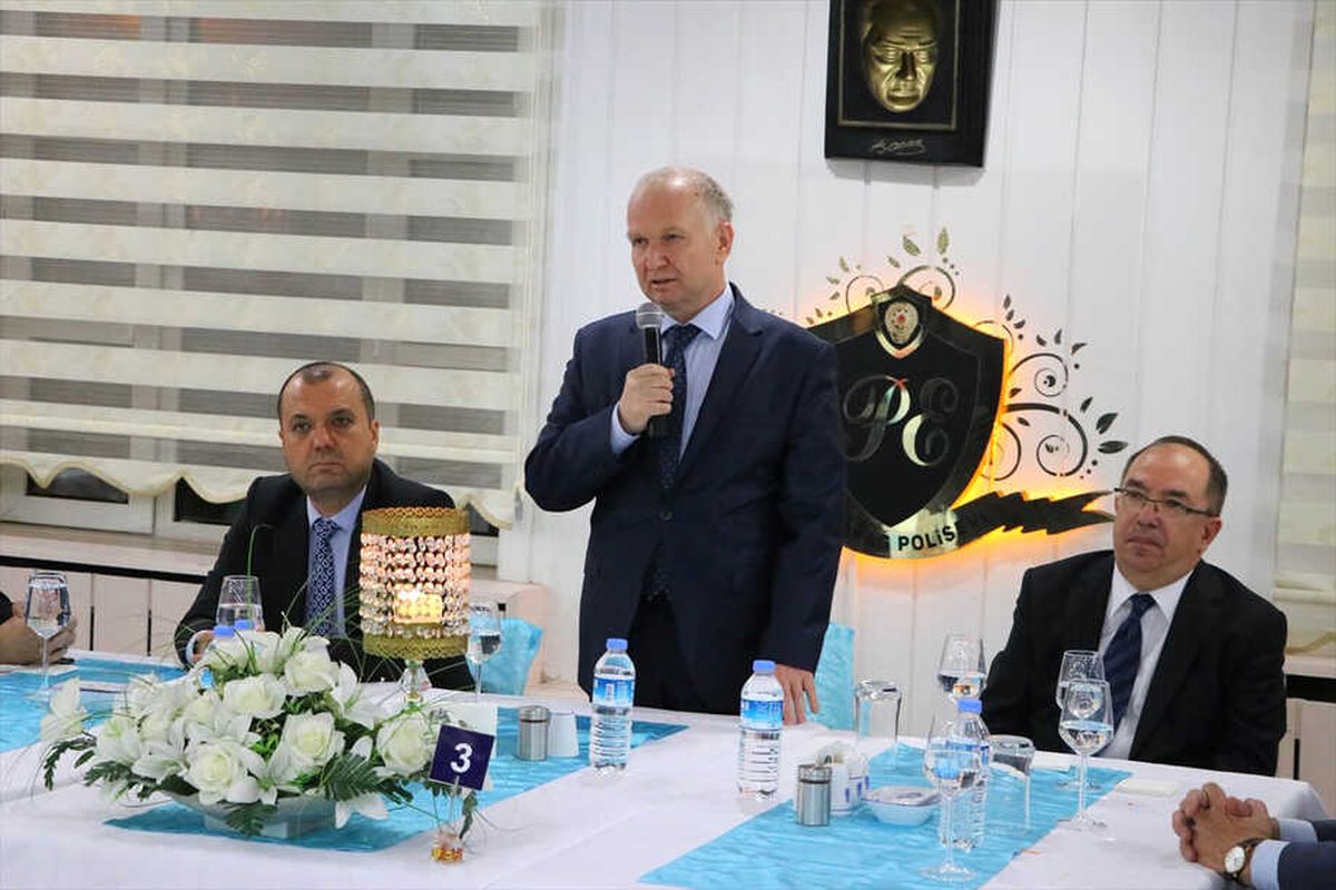 Tekirdağ Valisi Ceylan\'a Veda Yemeği