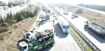 TEM'de TIR Devrildi, Uzun Araç Kuyrukları Oluştu