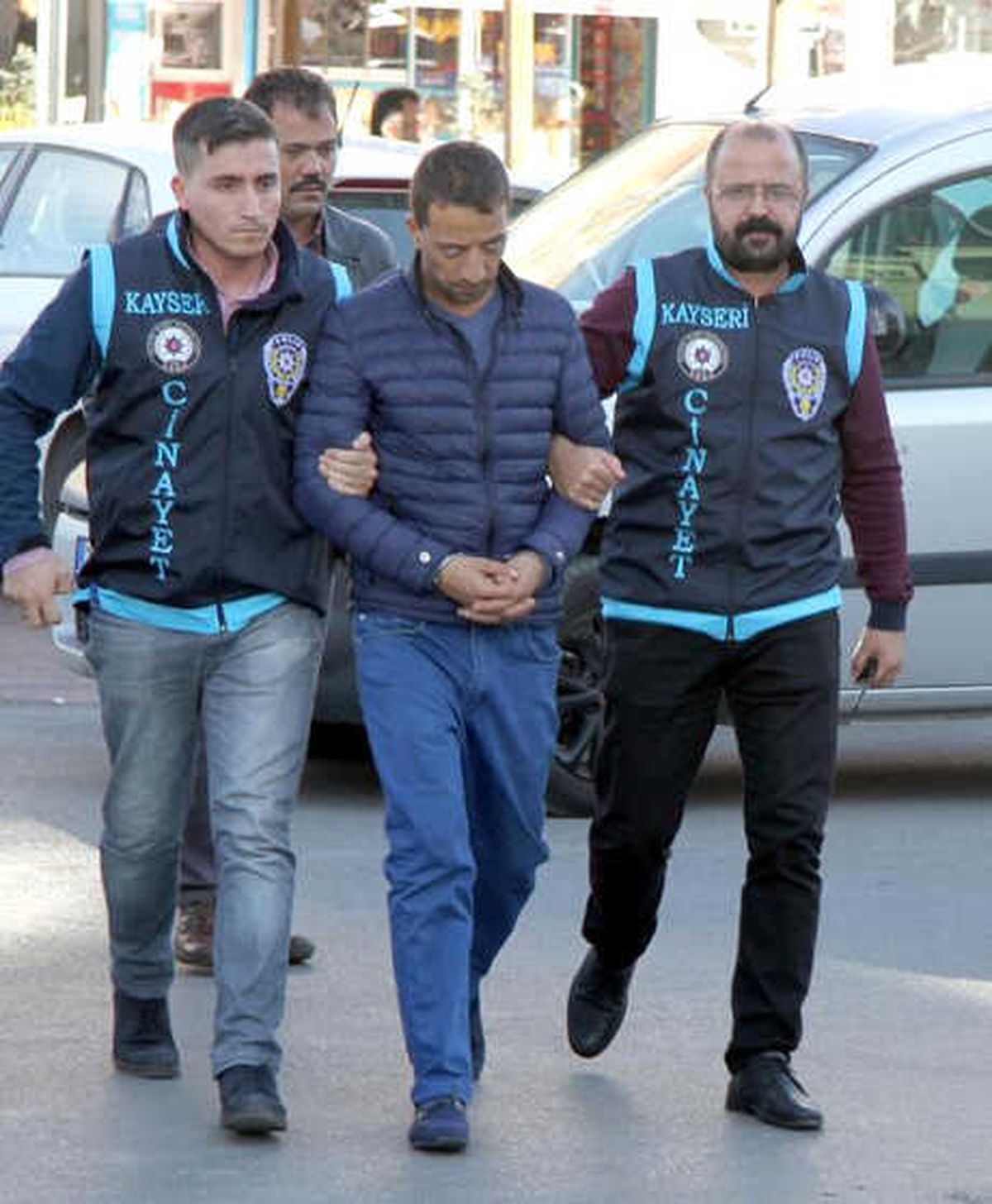 Terasta Kurşun Yağdıran Eşinden, 2 Gün Önce Şikayetçi Olmuş (2)