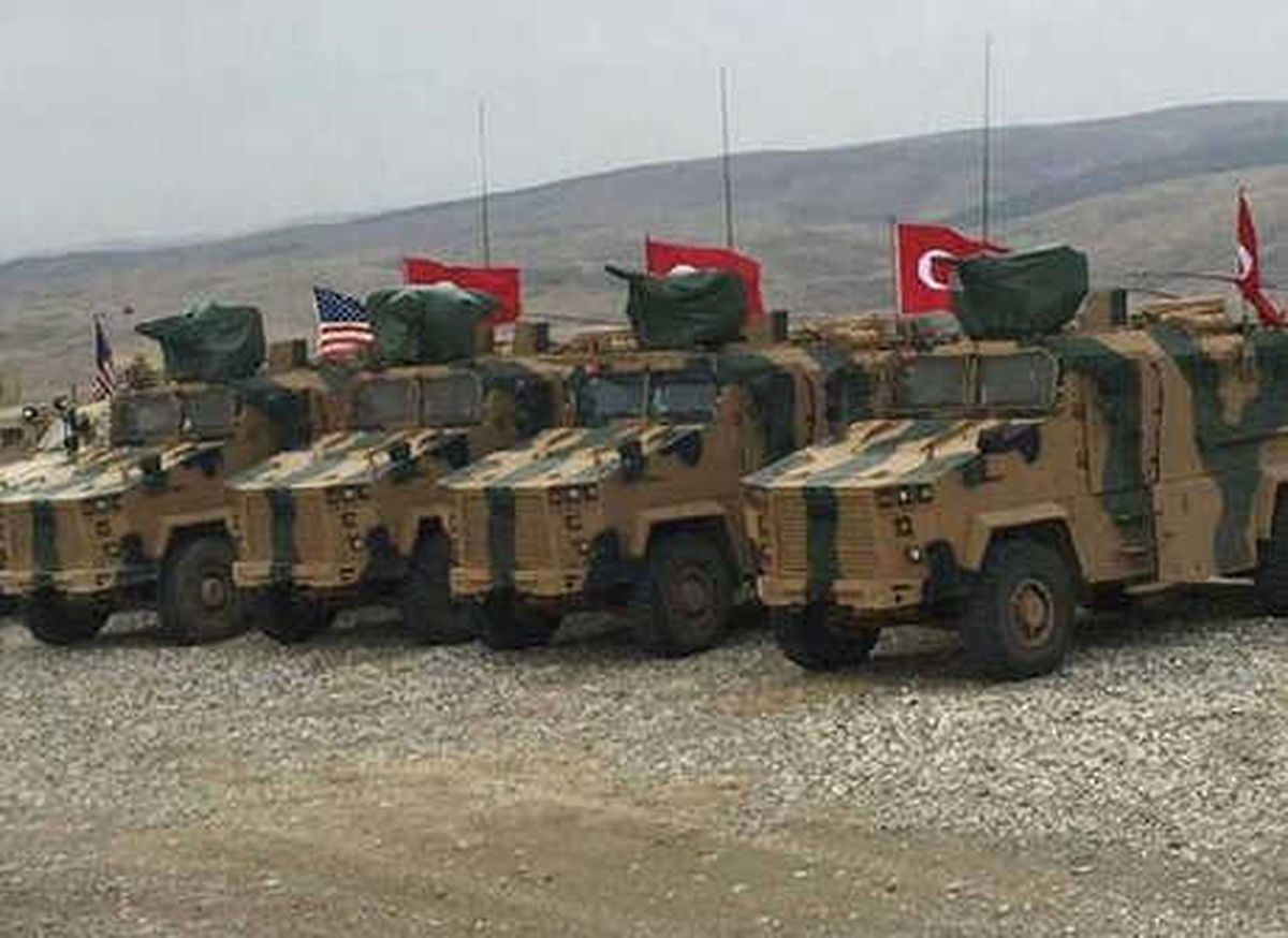 Türk ve ABD Askerlerinin Münbiç\'te Ortak Devriyesi Başladı