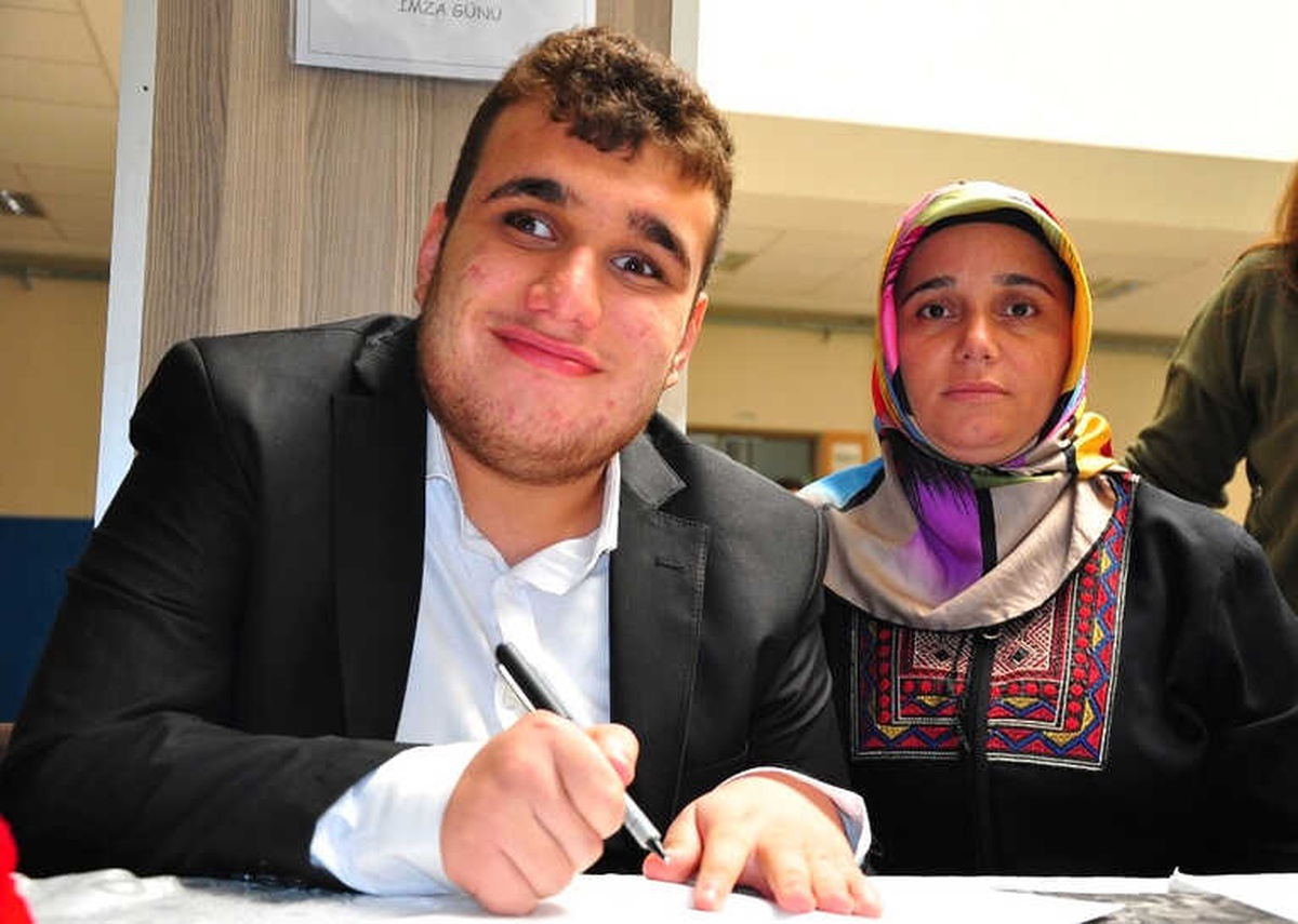 7 Yıl Yaşar Dediler, 17 Yaşında İkinci Kitabını Çıkardı