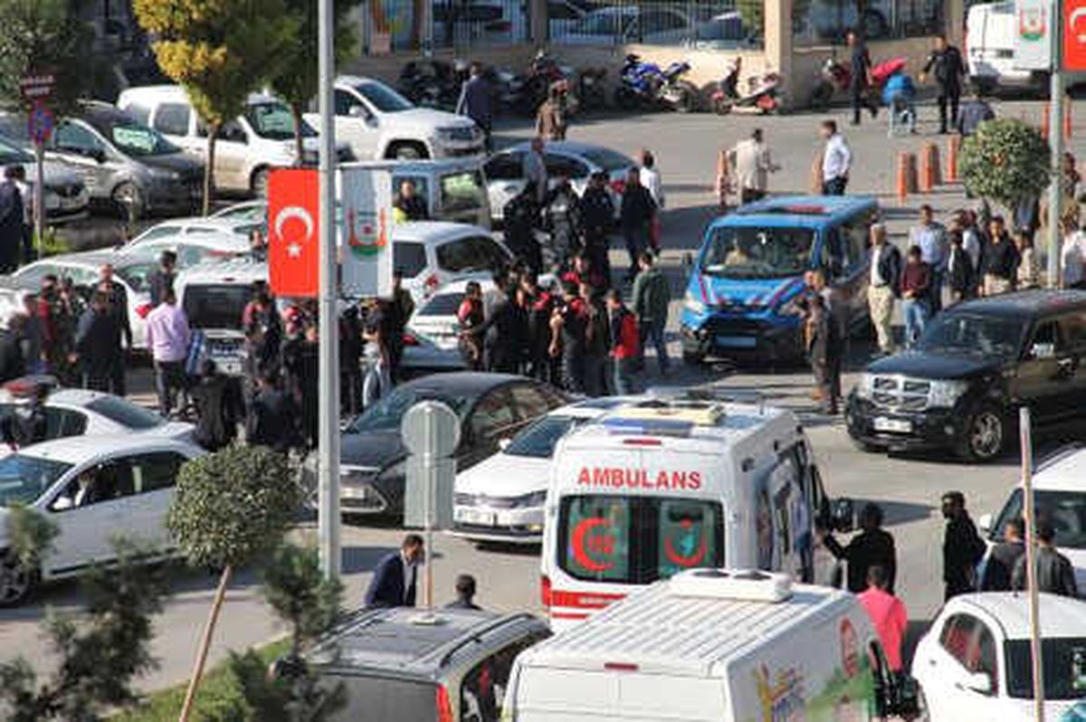 Adliyede Kavga: 3 Yaralı