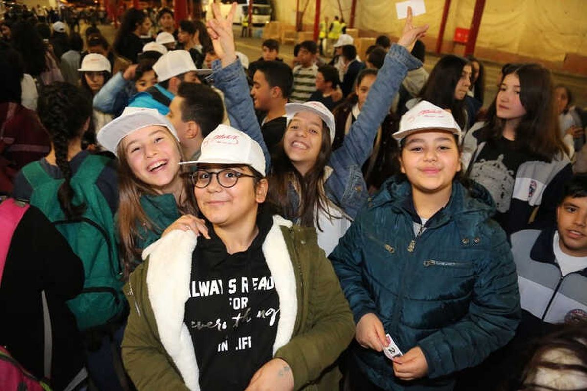 Ataşehir\'den 2 Bin Öğrenci Anıtkabir\'e Gitmek İçin Yola Çıktı