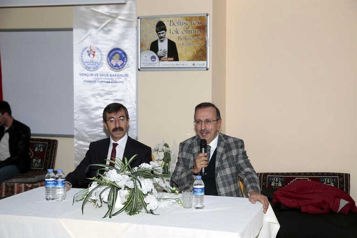 Belediye Başkanı Seçen, Üniversiteli Kız Öğrencilerle Sohbet Etti