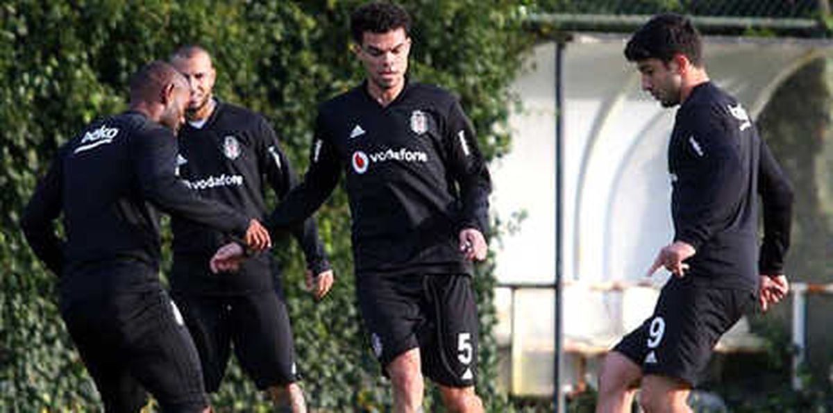 Beşiktaş Kampa Girdi!