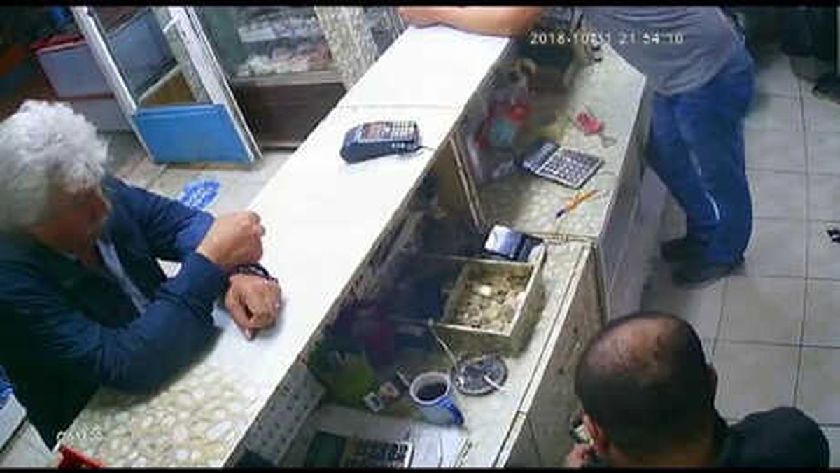 Büfedeki Klima Patladı; Yaşanan Korku ve Panik Kameralarda