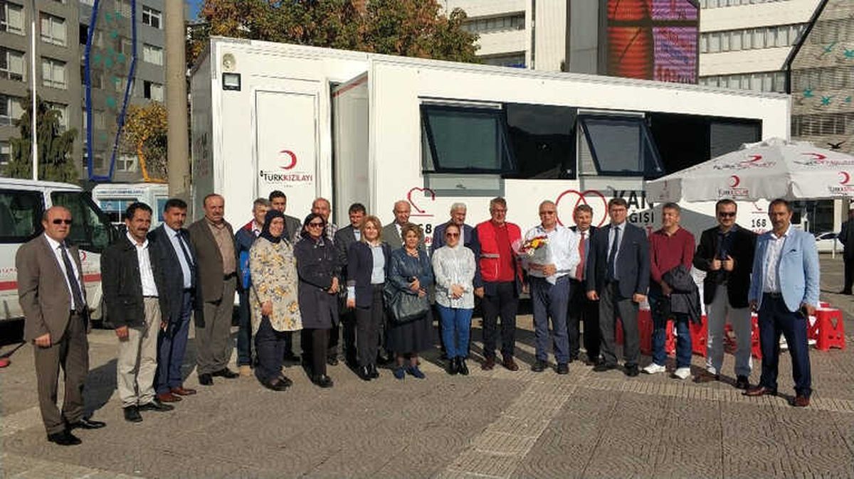 Büro Memur-Sen\'den Kızılay\'a Kan Bağışı