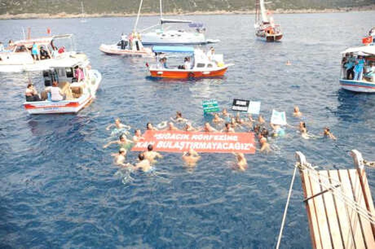 Çevrecileri Sevindiren Karar; Sığacık\'taki Balık Çiftliği Projesi İptal