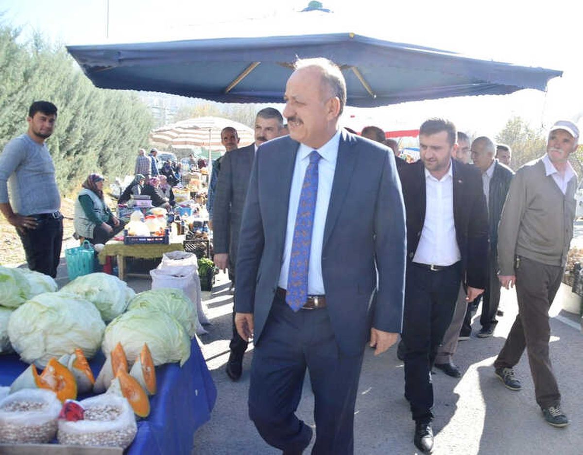 Cuma Pazarı Adilbey Caddesi\'ne Taşındı