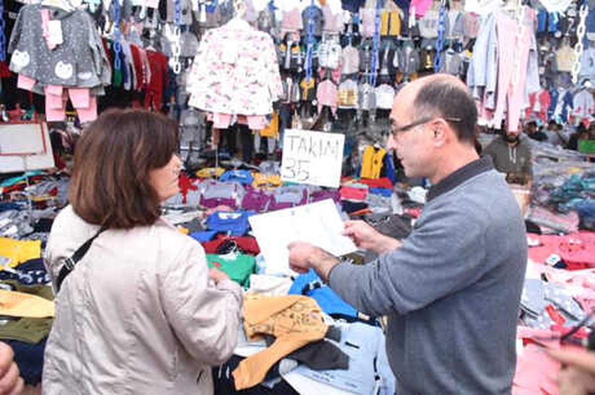 Edirne\'de Pazarcı Esnafına Bulgarca ve Yunanca Sözlük Dağıtıldı