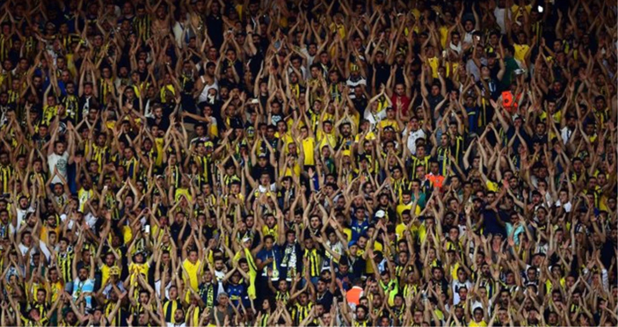 Fenerbahçeli Taraftarlar, Ali Sami Yen\'e Küfür İçeren Tezahüratlarda Bulundu