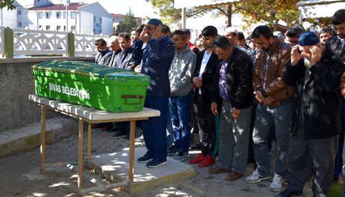 İnşaatın 15\'inci Katından Düşen İşçi Toprağa Verildi