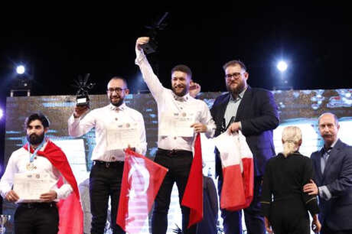 Karacabeyli Kuaför, İtalya\'daki Yarışmada Dünya Birincisi Oldu