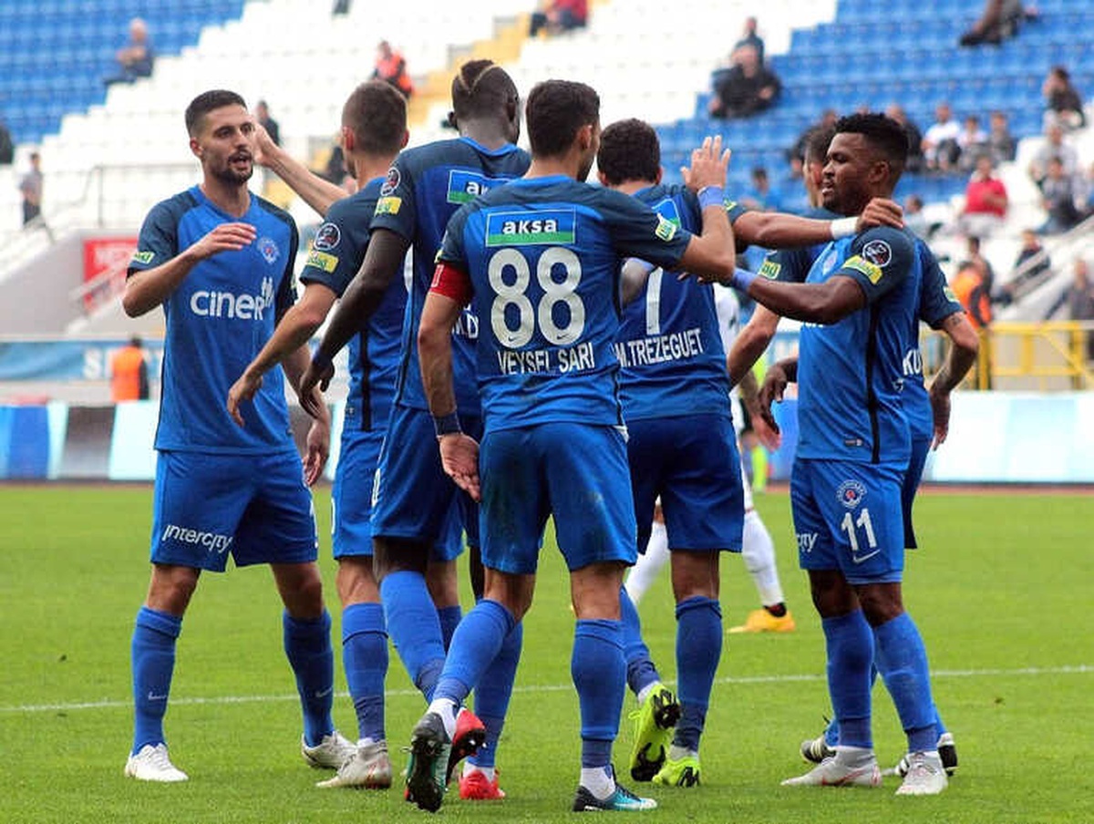 Kasımpaşa, Antalyaspor\'u Ağırlıyor