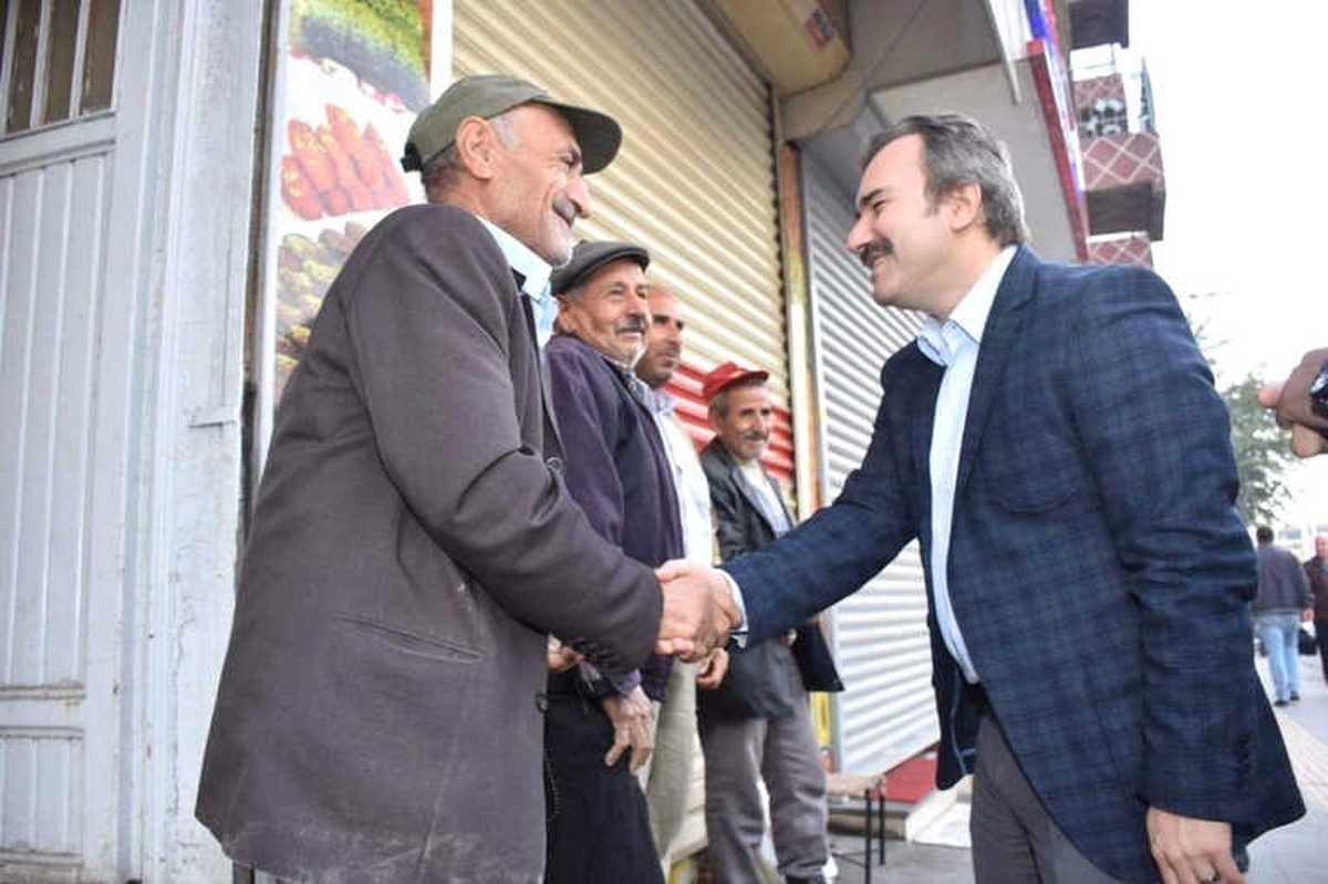 Kayyum Sabahın Erken Saatlerinde Esnaf ve Vatandaşları Ziyaret Etti
