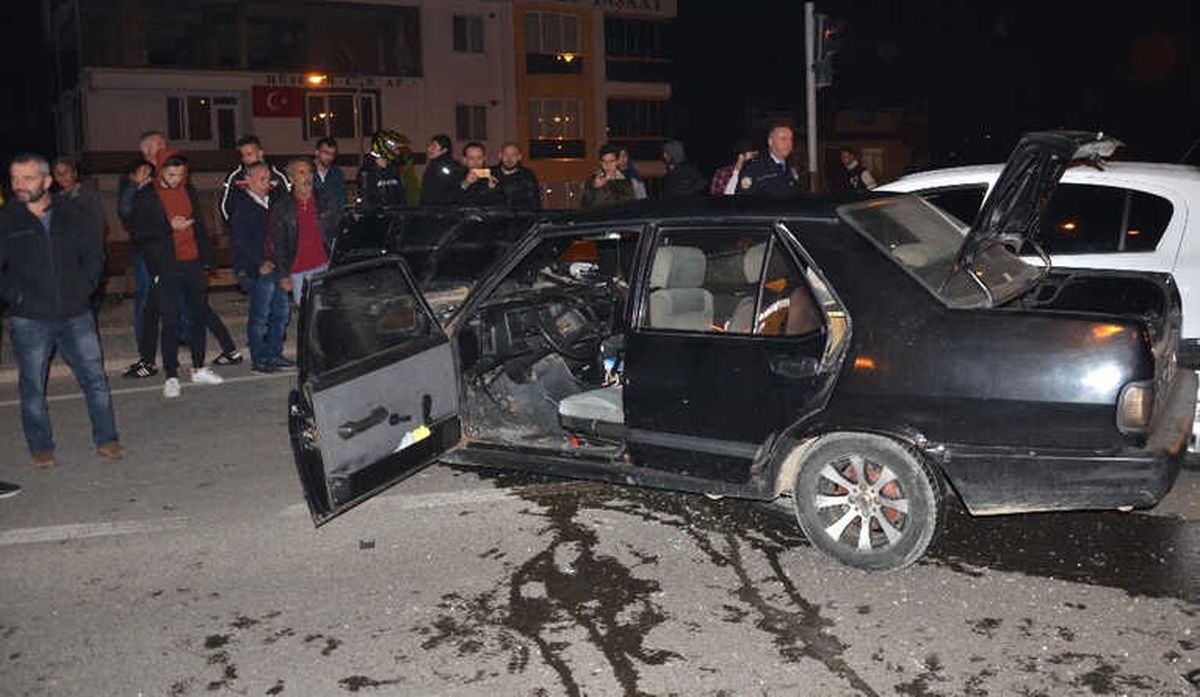 Kaza Yaptığı Aracını Olay Yerinde Bırakıp Kaçtı