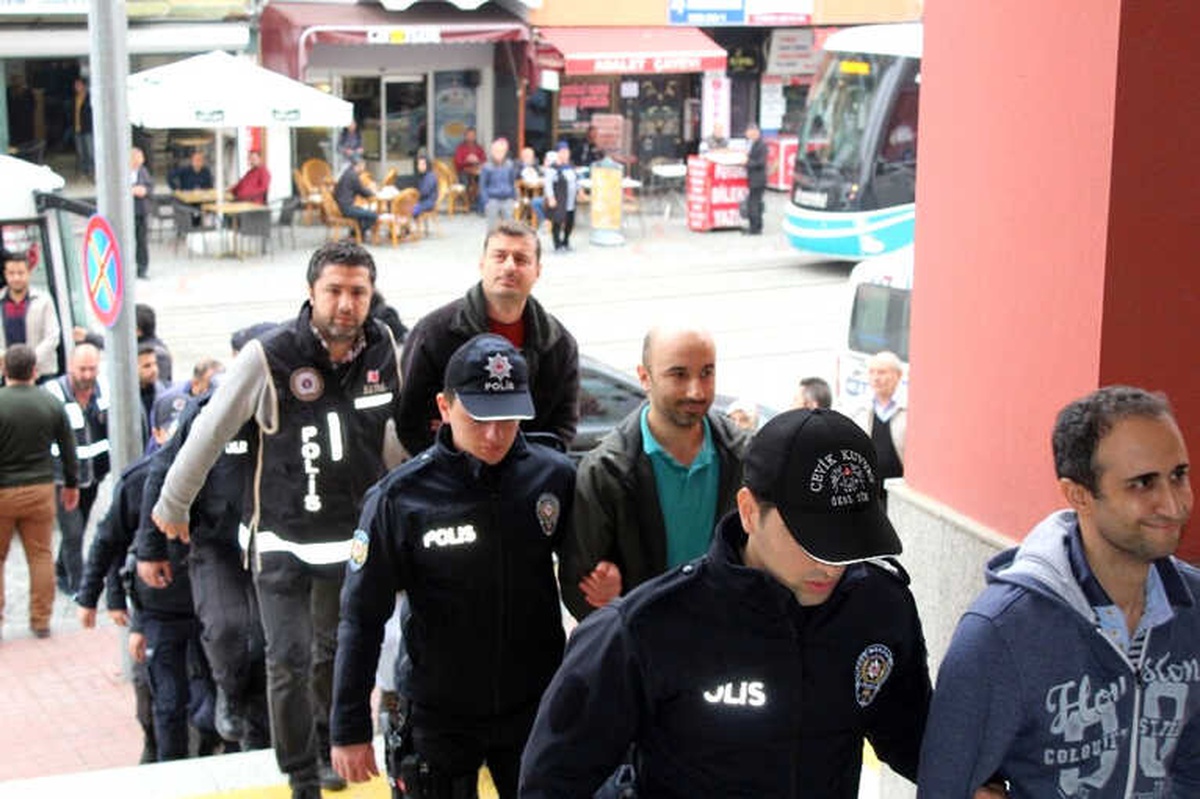 Kocaeli\'de 8 Astsubay Fetö Üyeliğinden Tutuklandı