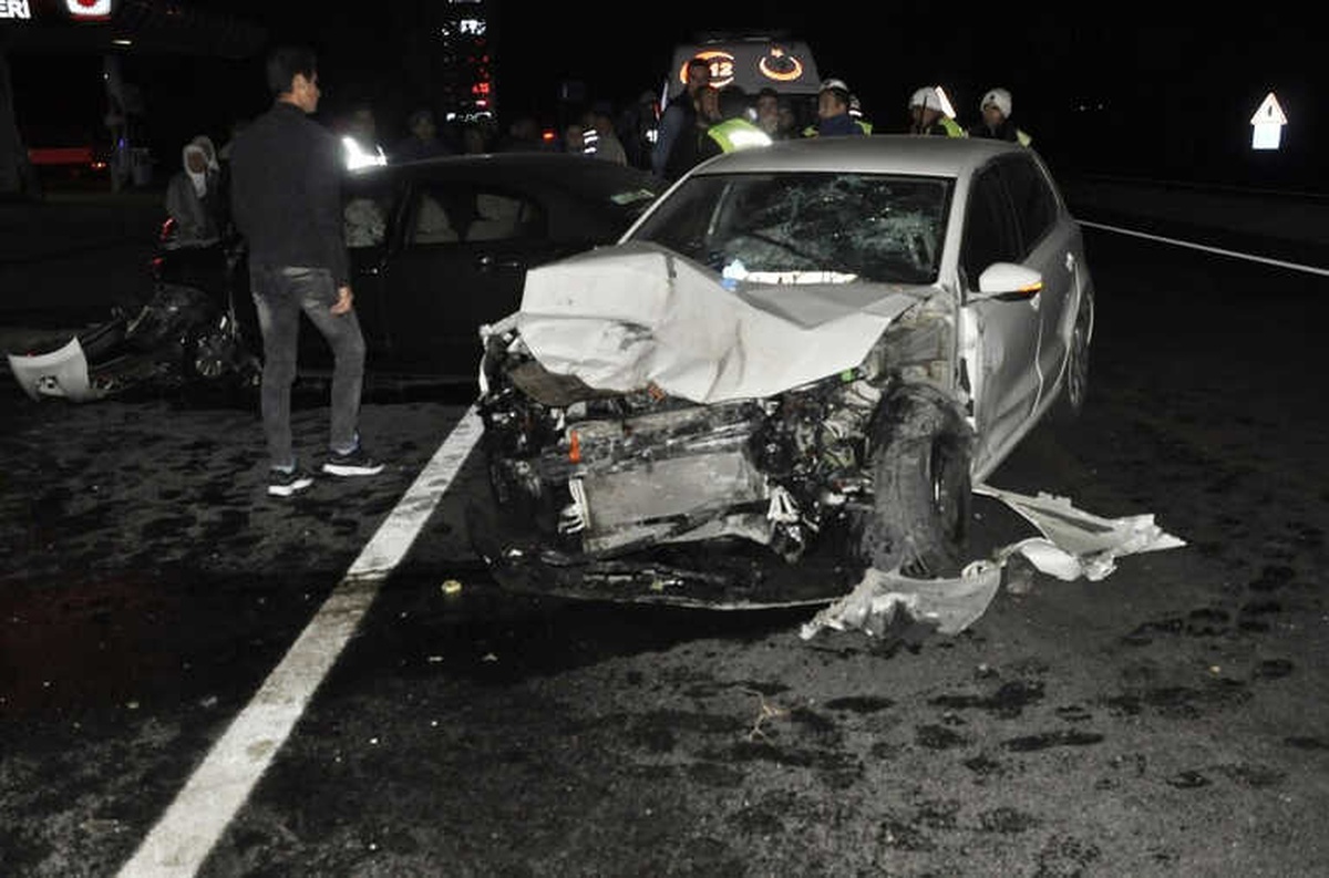 Konya\'da Zincirleme Trafik Kazası: 8 Yaralı