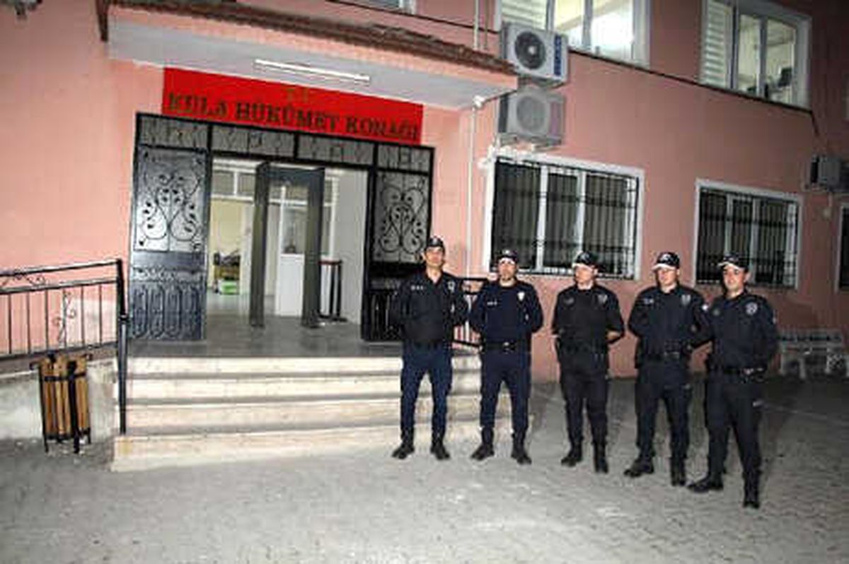 Kula\'da 1 Kişiyi Öldürüp, 1\'i Polis 2 Kişiyi Yaralayan Zanlı Adliyede (2)