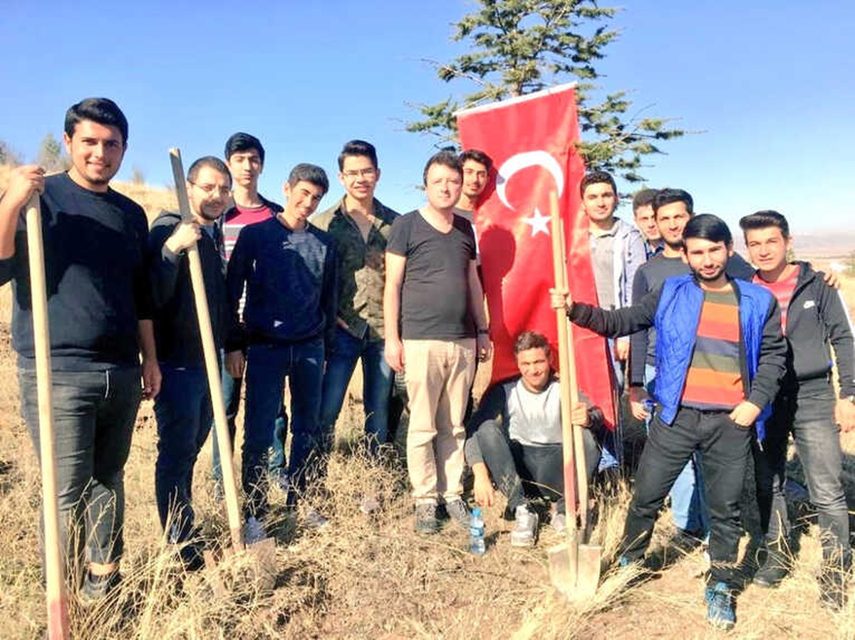 Kyk\'nın Yeni Öğrencileri Yeni Fidanlar Dikti