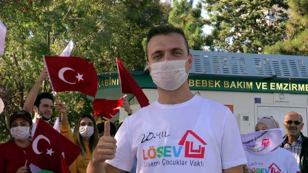 Lösev\'den Maskeli Etkinlik