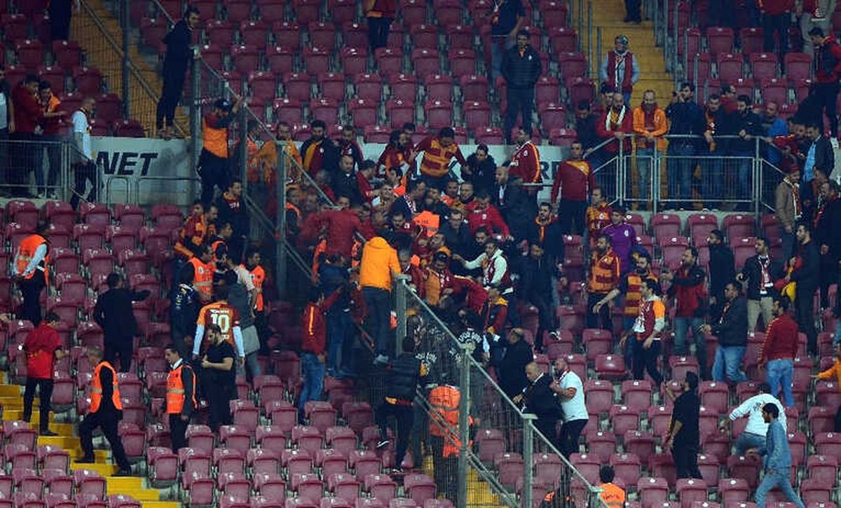 Maç Sonunda Tribünler de Karıştı