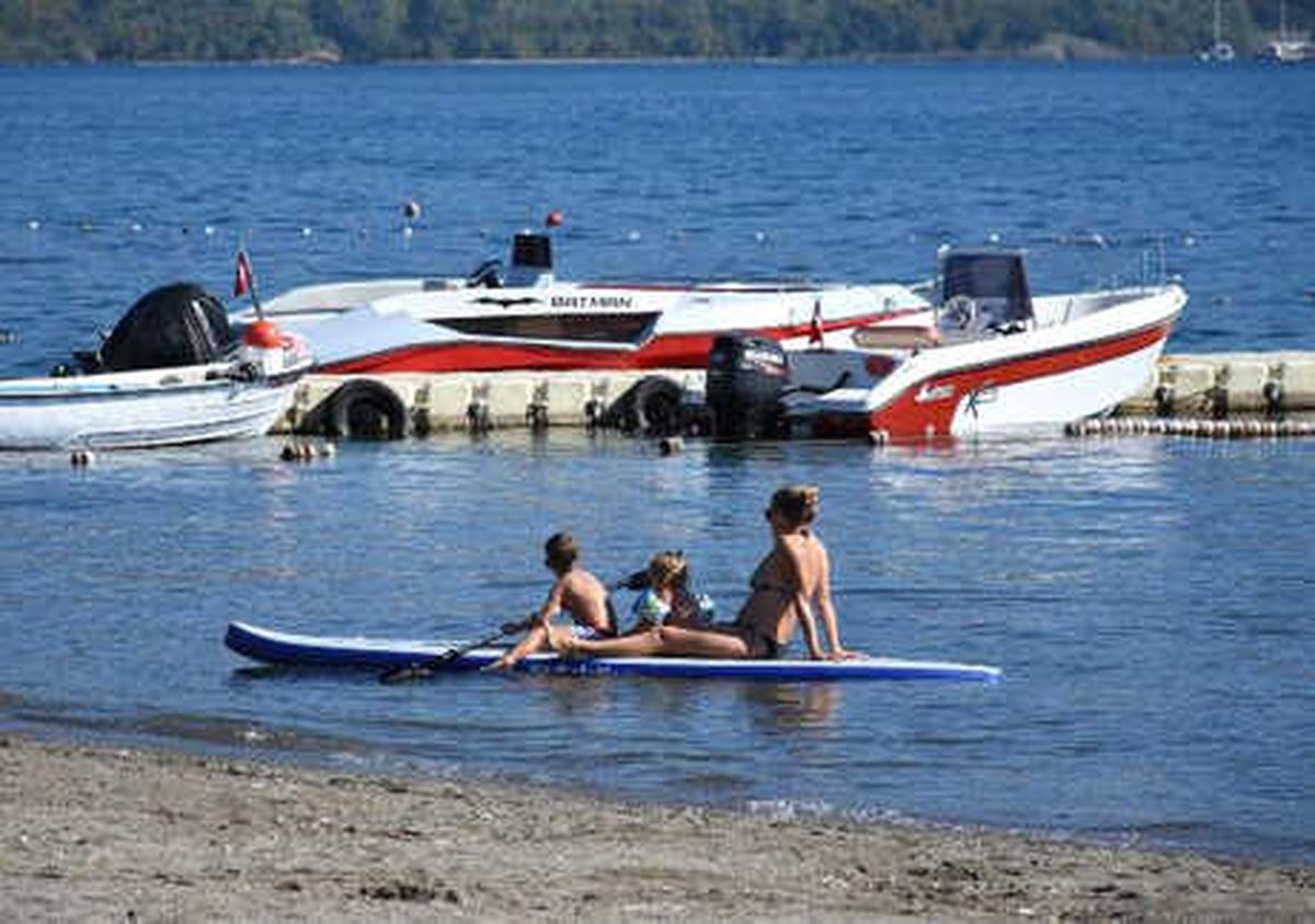 Marmaris\'te Kasım\'da Deniz Keyfi