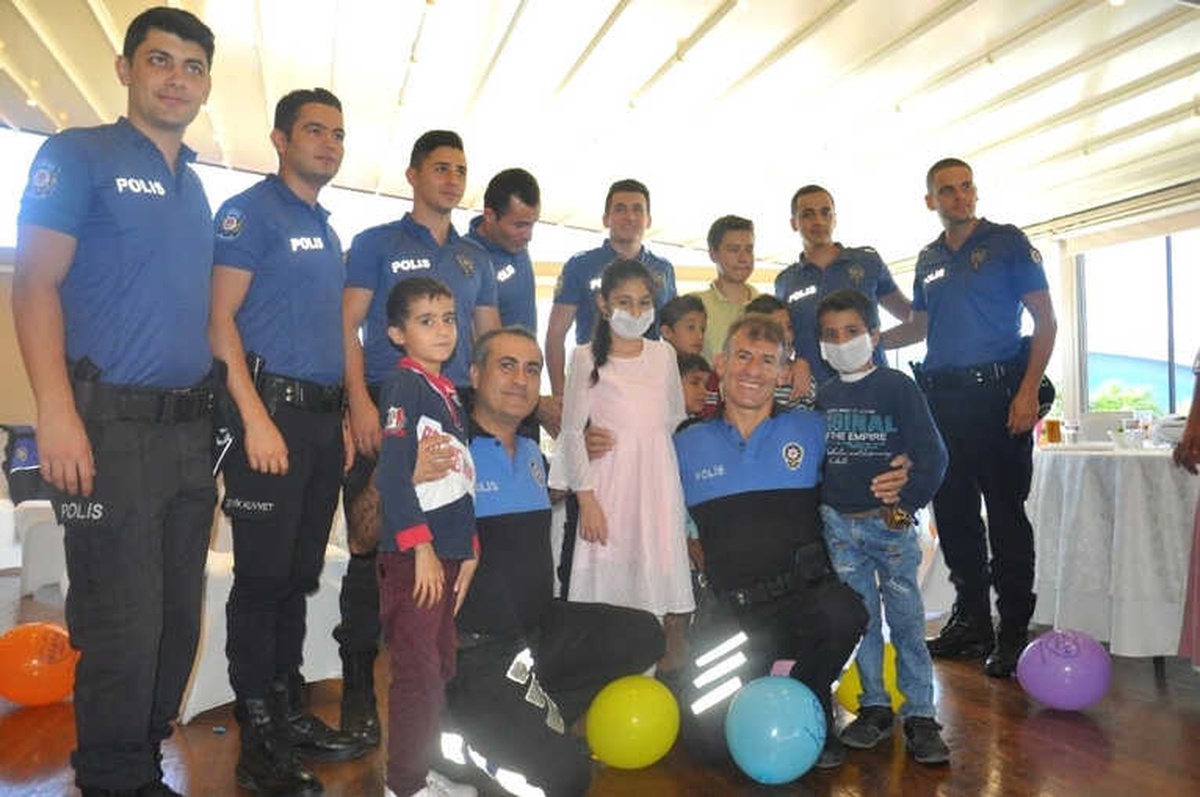 Mersin Polisinden Onkoloji Hastası Çocuklara Moral
