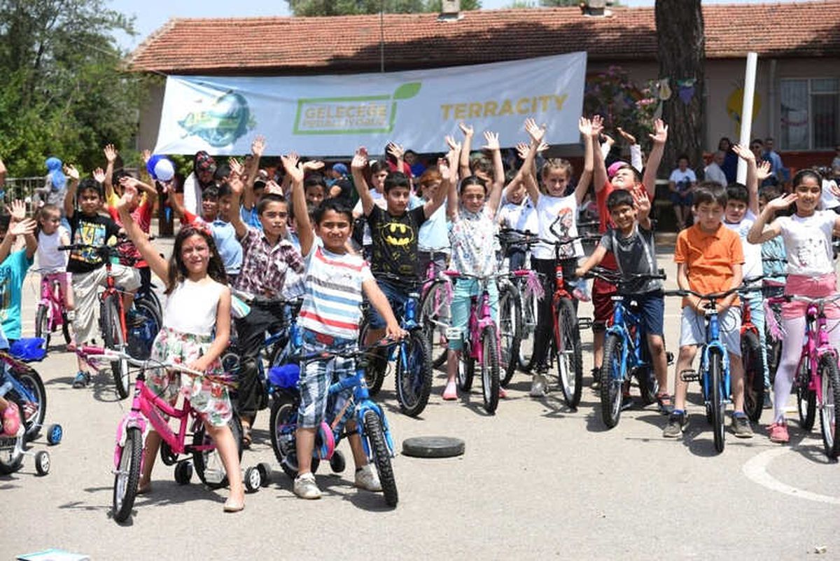 Pedalları Çevirin, Çocukları Sevindirin"